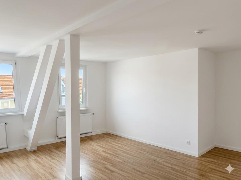 Thumbnail-Schöne, helle 2-Raumwohnung im Dachgeschoss