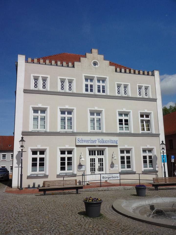 Thumbnail-moderne, vielseitige Gewerbefläche Am Markt in Sternberg