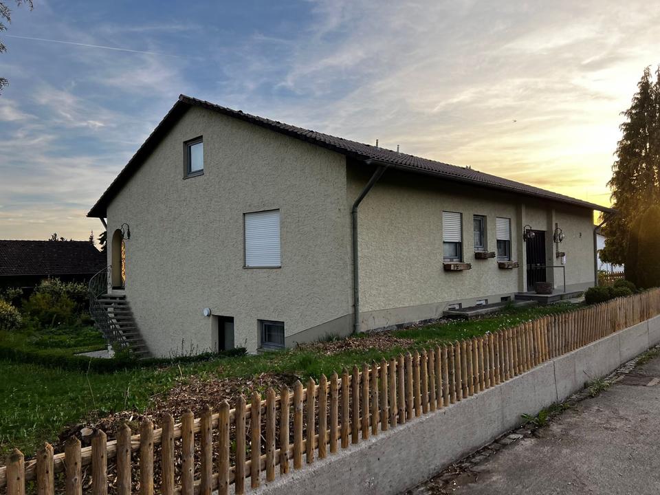 Thumbnail-Möblierte 5-Zimmer-Wohnung im 2-Familienhaus in Monheim (86653)