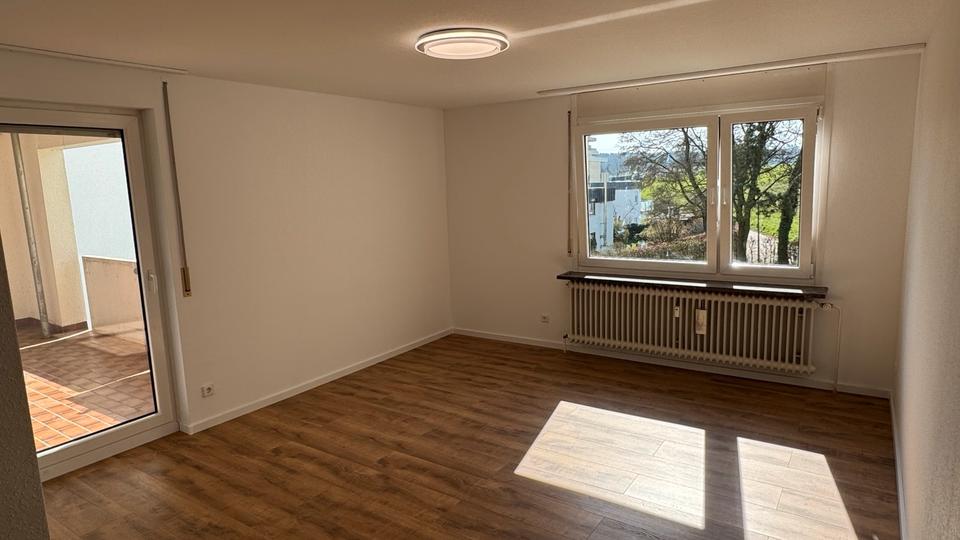 Thumbnail-Wunderschöne 4,5 Zimmer Wohnung mit Balkon mit Blick ins Grüne