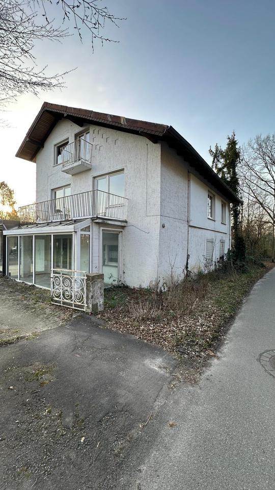 Thumbnail-Großes Grundstück mit großem Wohnhaus in Detmold Heidenoldendorf