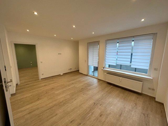 Thumbnail-Sanierte 2-Zimmer Erdgeschoss-Wohnung mit Balkon in Neheim zu ver