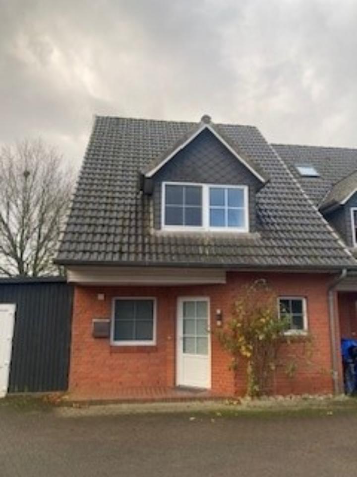 Thumbnail-Reihenendhaus mit separater Hofeinfahrt und Doppelgarage