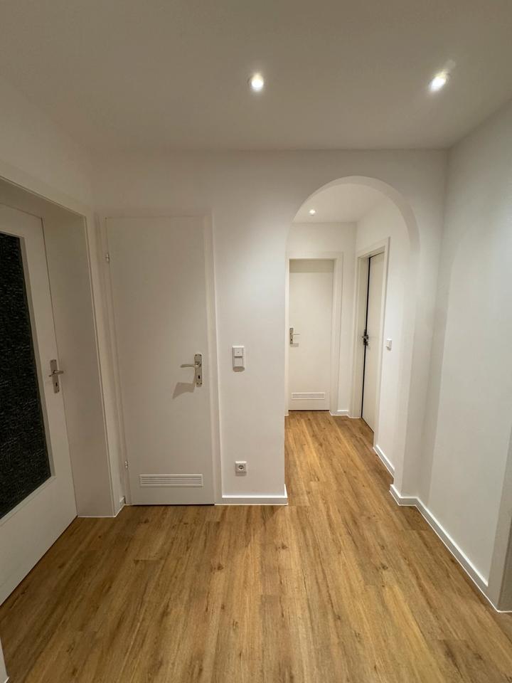Thumbnail-Helle 2 - Zimmer Wohnung mit Balkon im 5. Og in Köln Merheim