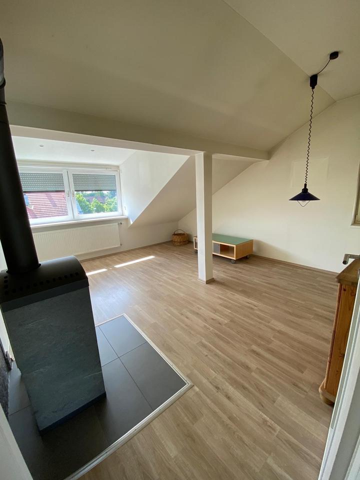 Thumbnail-Helle und gemütliche 3,5 Zimmer Dachgeschosswohnung in Erlangen