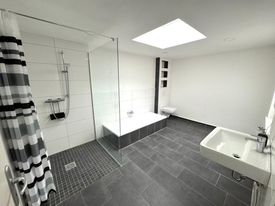 Thumbnail-Moderne 3-Zimmer-Maisonette mit Dachterrasse – 100 m², Einbauküch