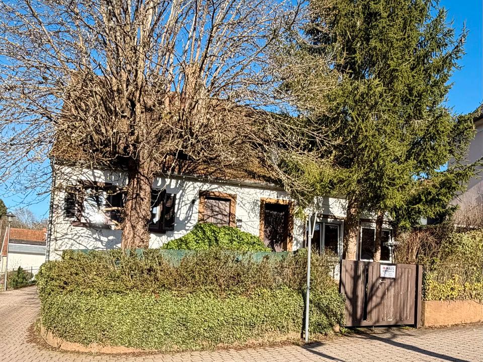 Thumbnail-Einfamilienhaus mit Einliegerwohnung -Sanierungsbedürftig-