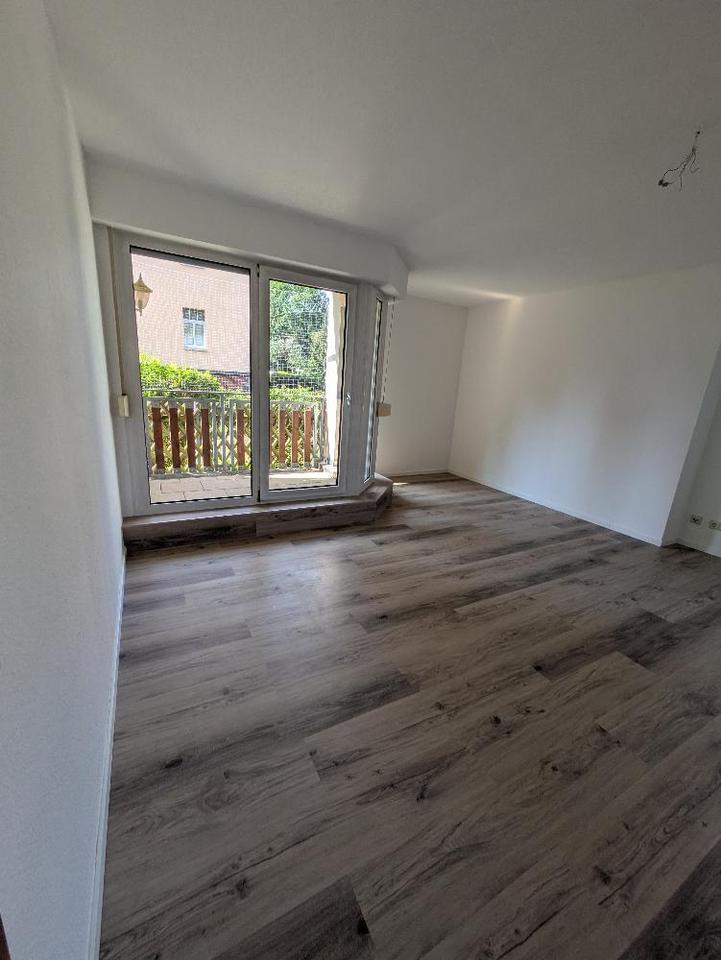 Thumbnail-Charmante 3-Raum-Wohnung in Rabenstein mit Loggia Küche optional zum Kauf