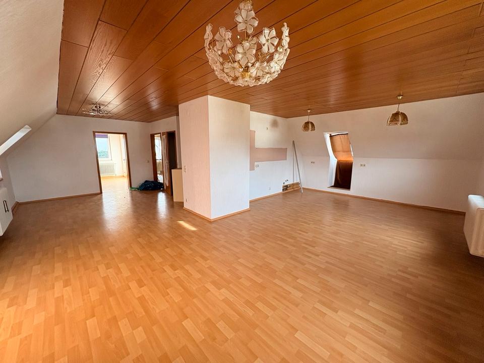 Thumbnail-Helle 3-Zimmer-Dachgeschosswohnung(75 m²97 m² Wohn-Grundfläche)