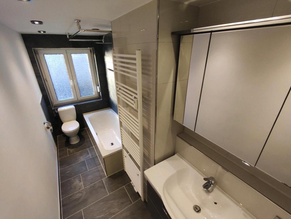 Thumbnail-4 Zimmer Wohnung renoviert mit Balkon - Nbg Steinbühl