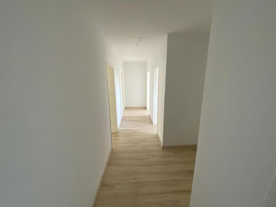 Thumbnail-Bezugsfertig: großzügige 3-Zimmer-Wohnung mit Balkon in Plettenberg