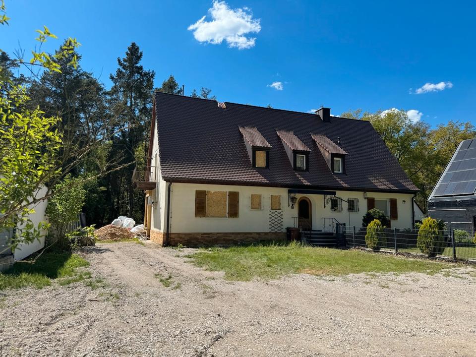 Thumbnail-Grundstück mit renovierungsbedürftiger Doppelhaushälfte (Rohbau)