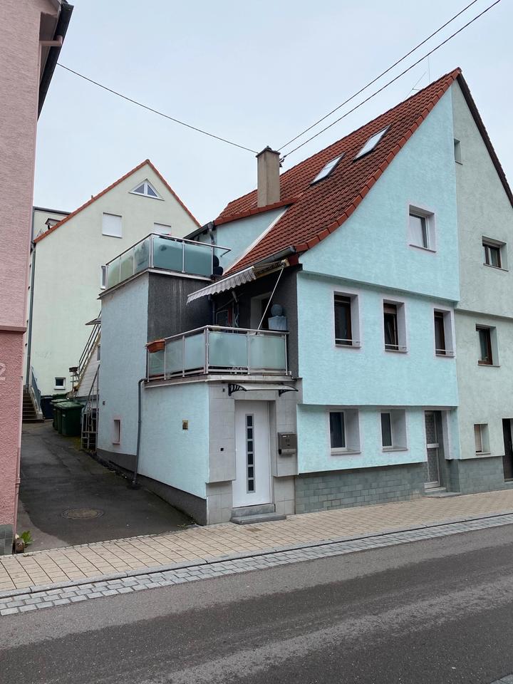 Thumbnail-Sofort einziehen oder als Invest Haus mit 3 Wohnungen