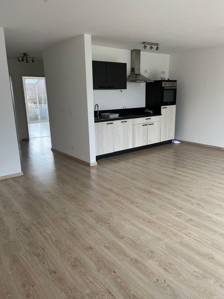 Thumbnail-Helle 3 Zimmer Wohnung *neu renoviert*!