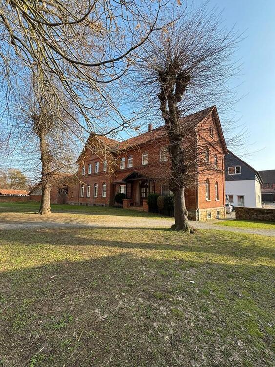 Thumbnail-Großes Haus mit Keller, 262 m², Garten & Einliegeroption