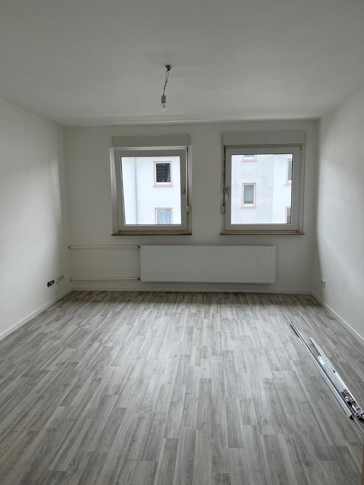 Thumbnail-3,5 Raum 64qm renovierte bezugsf. Wohnung 45881 Gelsenkirchen