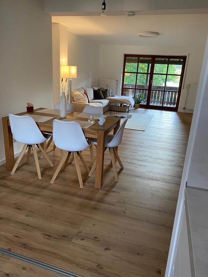 Thumbnail-Hochwertig renovierte 3-Zimmer-Wohnung mit EBK, Balkon, Garage