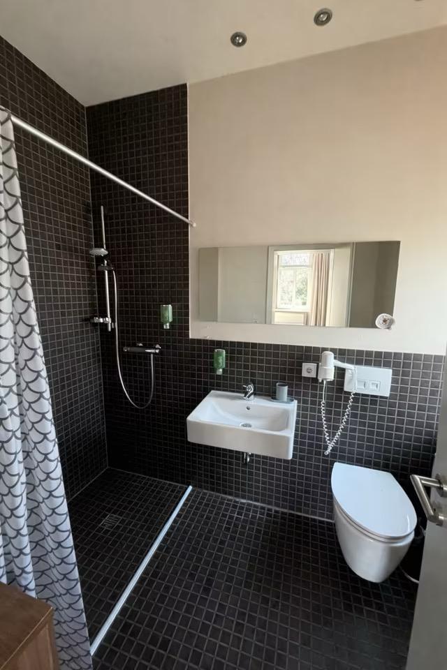 Thumbnail-2-Zimmer-Altbau mit 2 Bädern