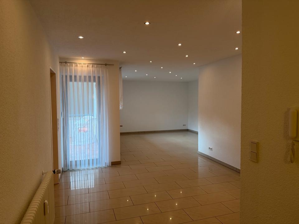 Thumbnail-Großzügig 2,5 Zimmer Wohnung mit Balkon