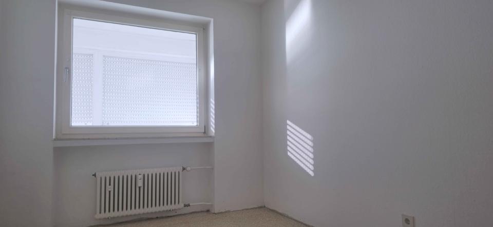 Thumbnail-Kleine 2 Zimmer im 4. OG