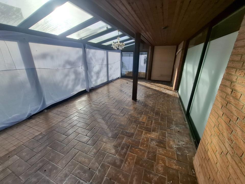 Thumbnail-Großes Einfamilienhaus - Wohn-Lagernutzung - Mietdauer 18 Monate