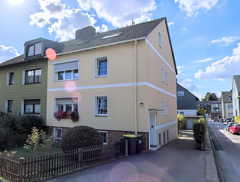 Thumbnail-Mehrgenerationenhaus mit Garten, 3 Garagen & Einnahme-Potenzial