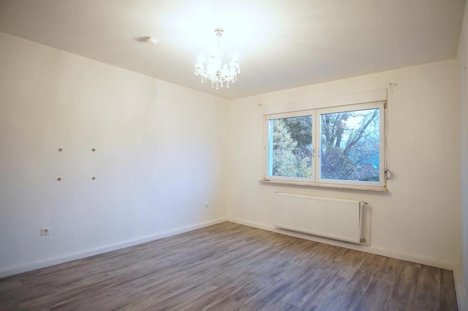 Thumbnail-~ Gepflegte Etagenwohnung mit Laminat und toller Aufteilung ~