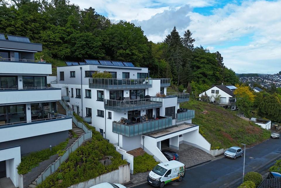 Thumbnail-Exklusive Terrassenwohnung mit Panoramablick und Aufzug - in schönster Herborner Aussichtslage