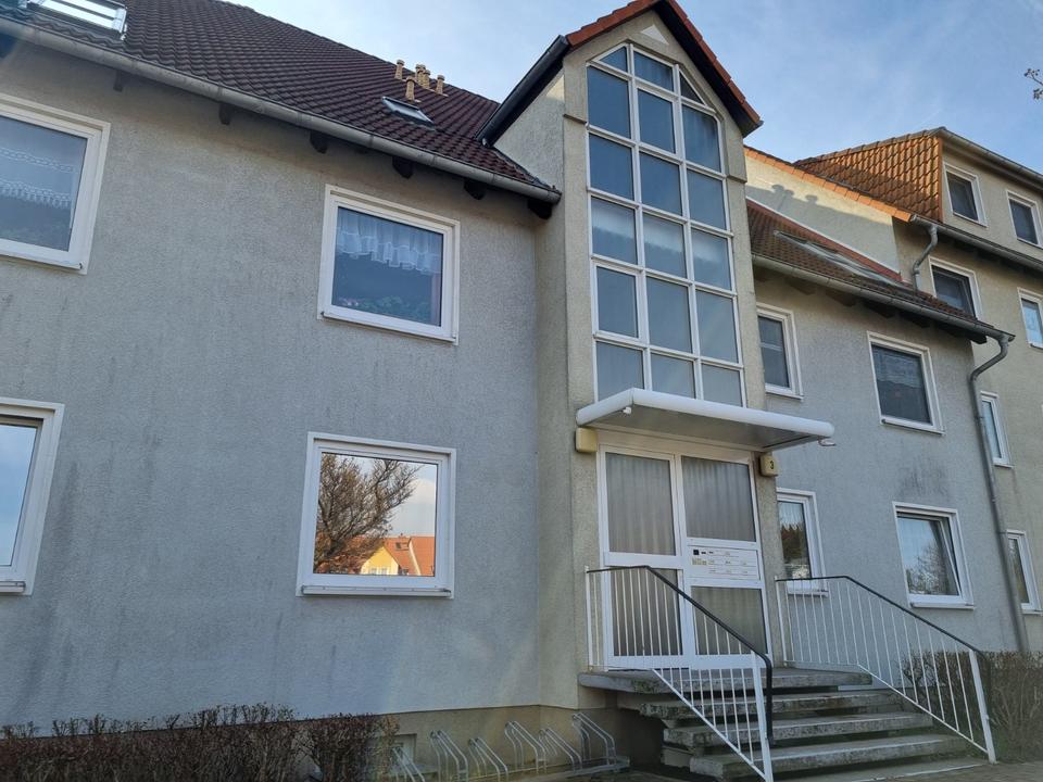 Thumbnail-Attraktive 3-Zimmer-Dachgeschosswohnung mit Balkon & geplanter Einbauküche in ruhiger Lage