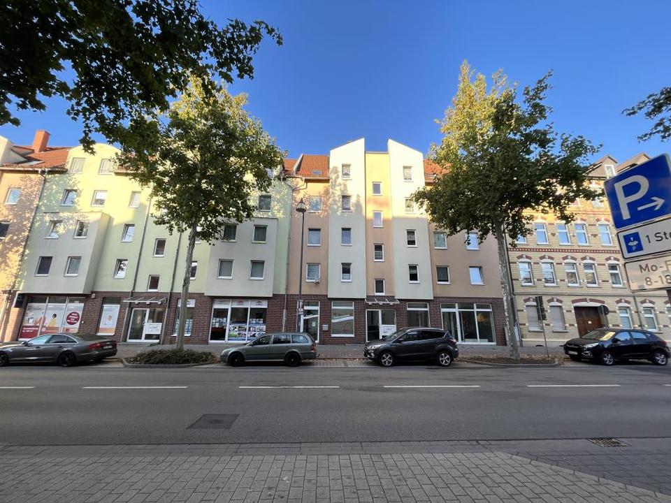 Thumbnail-Großzügige 3-Zimmer-Wohnung im 3. Obergeschoss mit Balkon in Weißenfels