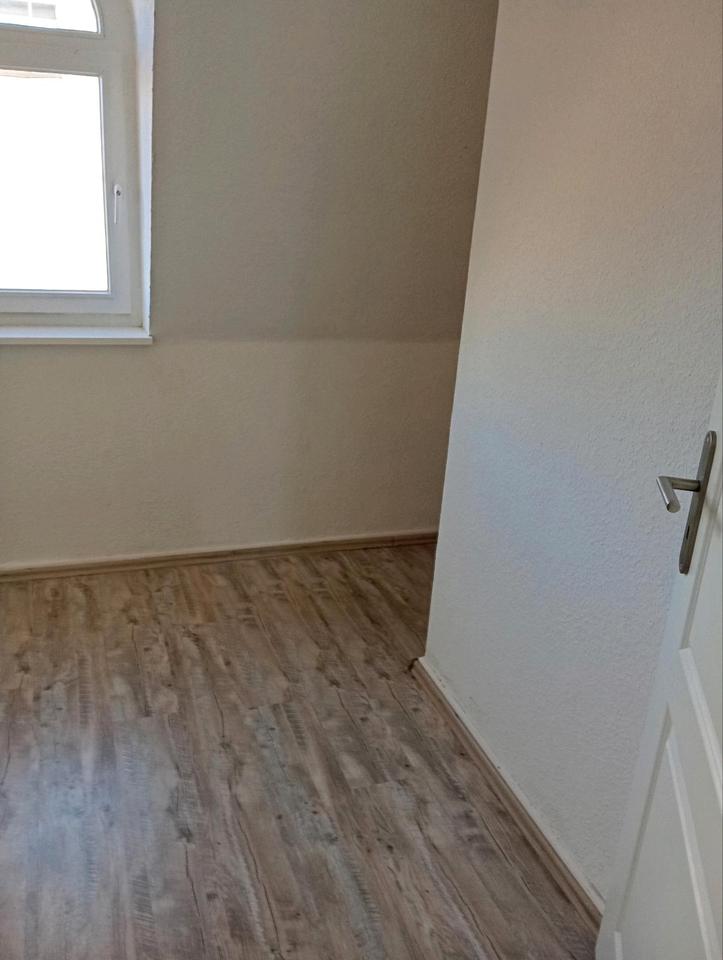 Thumbnail-Aussergewöhnliche DG Wohnung in alter Villa. 140 Qm 5 Zimmer