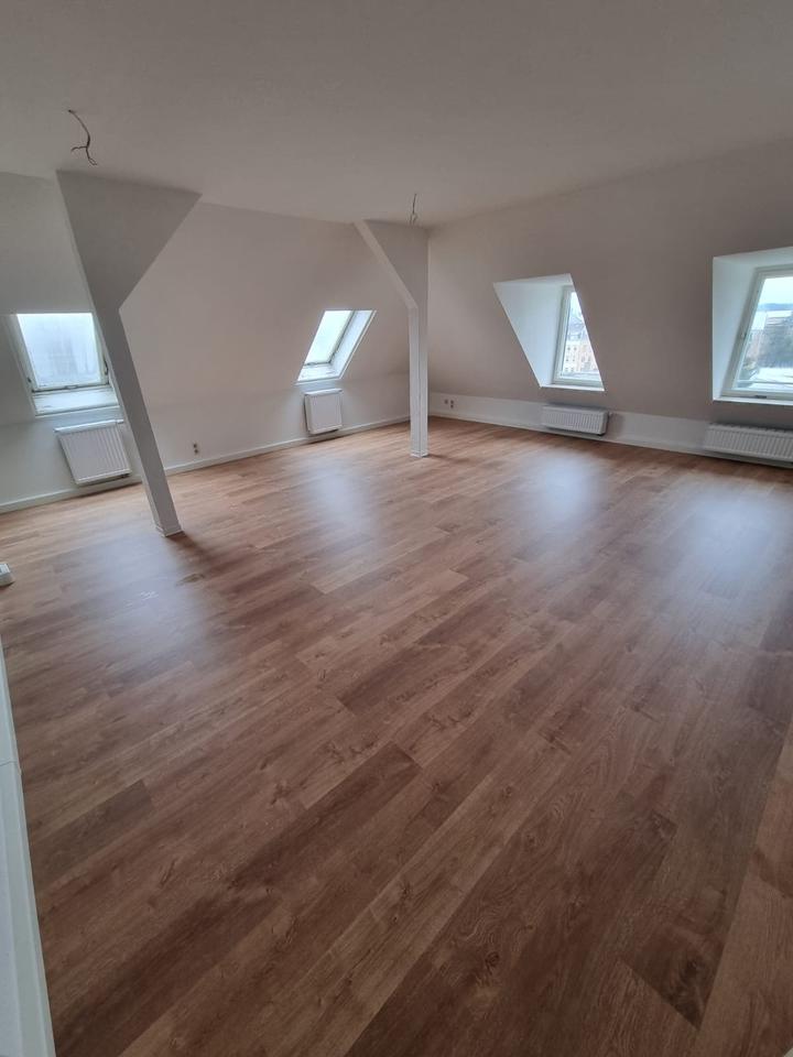 Thumbnail-FRISCH SANIERT! SEHR GROSSE FAMILIEN-WOHNUNG IN PLAUEN ZU VERMIETEN!