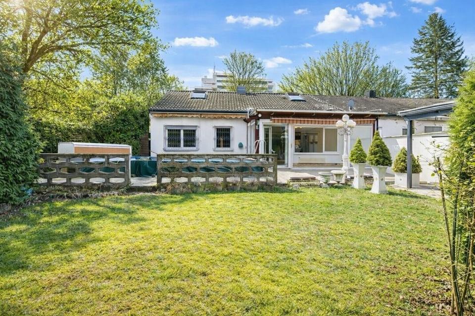 Thumbnail-Charmanter Bungalow auf großzügigem Eckgrundstück in ruhiger Lage