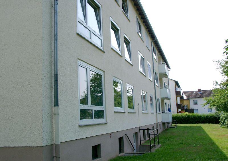 Thumbnail-Praktische 4-Zimmer Wohnung mit neuen Bodenbelägen und Balkon zu vermieten