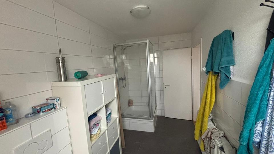 Thumbnail-Helle Obergeschosswohnung mit Parkplatz - 900€ Warmmiete