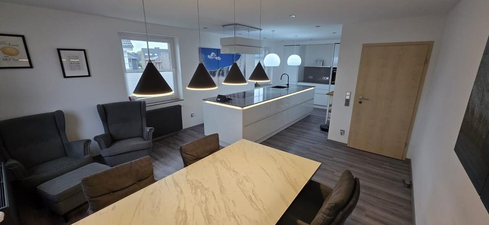 Thumbnail-Großzügige 5-Zimmer-Maisonette mit Luxus-Wohnküche & Klimaanlage