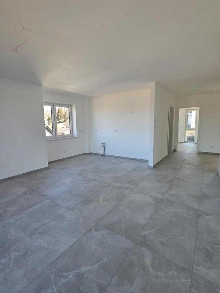 Thumbnail-** Neubau genießen: Komfort trifft auf ruhige Lage nahe dem Stadtkern **