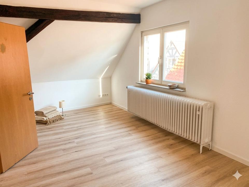 Thumbnail-Modernes Wohnen mit Altstadt-Charme: Sanierte 3-Zimmer-DG-Wohnung
