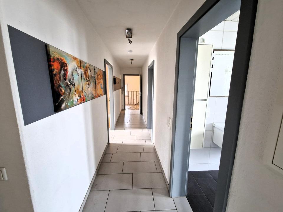 Thumbnail-Dachgeschosswohnung mit Gartenidylle & Einbauküche – Wohnen mit Wohlfühlfaktor in Fröndenberg-Ostbüren