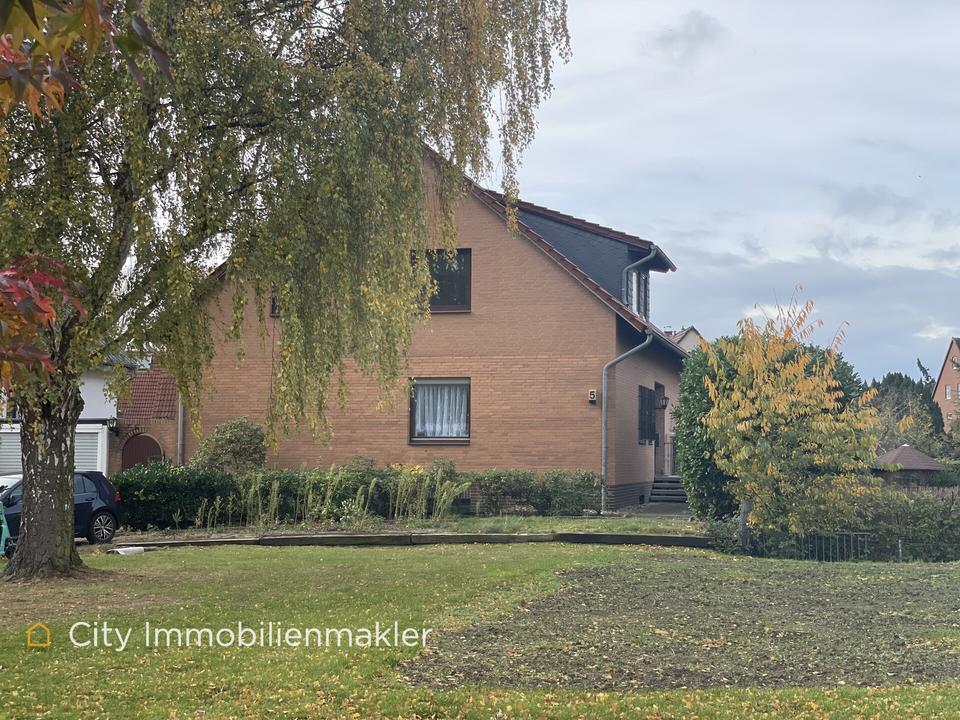 Thumbnail-Moderne 4 Zimmer Dachgeschoss Whg. - EBK, Balkon,Abstellraum und KFZ-Stellplatz zu vermieten