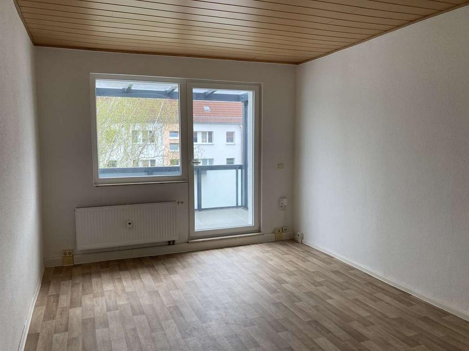 Thumbnail-3-Raum-Wohnung – 59 m² – Borna – Mietübernahme