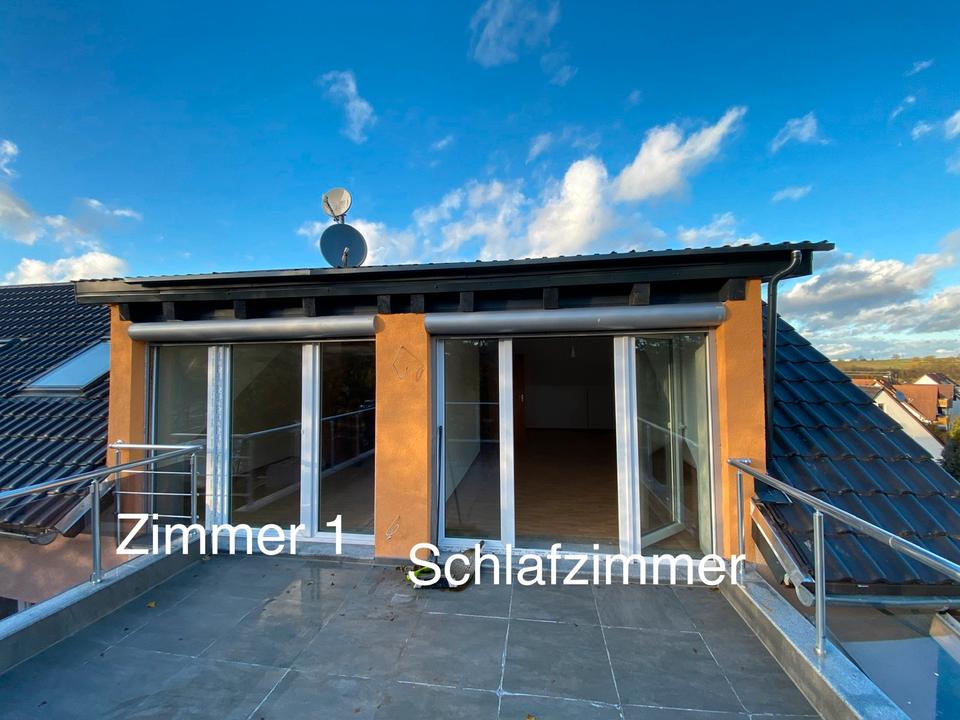 Thumbnail-Helle 4-Zimmer-DG-Wohnung mit großem Süd-Balkon zu vermieten