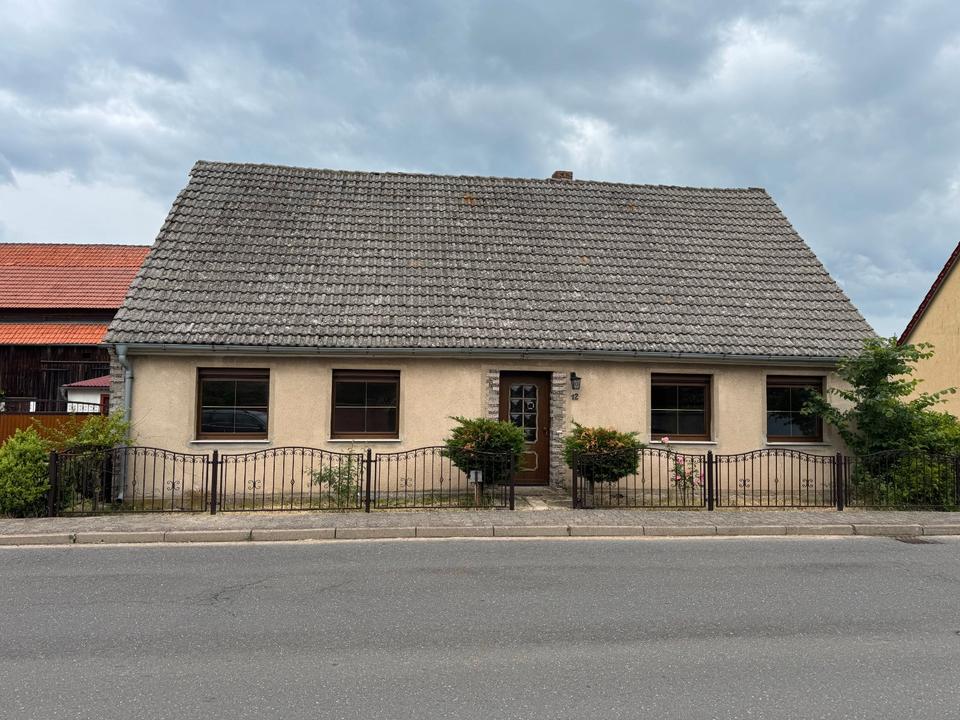 Thumbnail-Haus mit großem Nebengelass