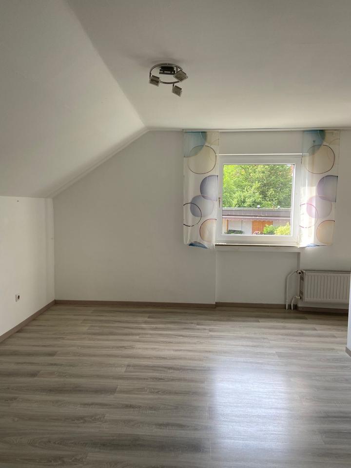 Thumbnail-Charmante 3-Zimmer-Dachgeschosswohnung in Gaildorf zu vermieten
