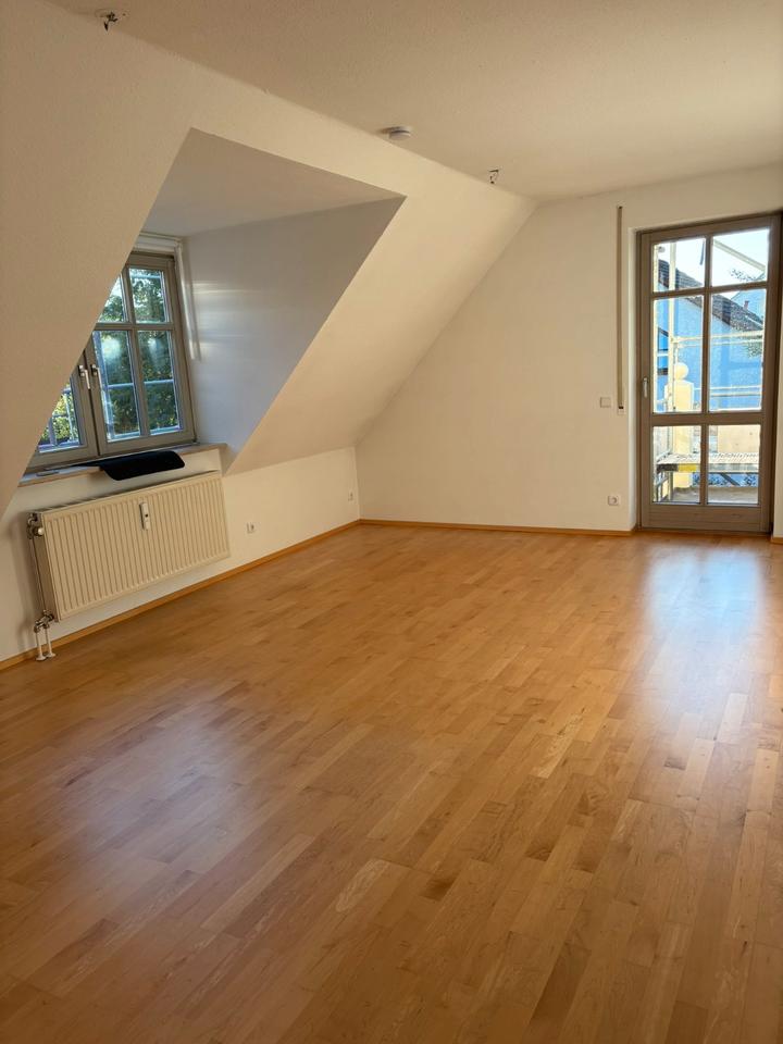 Thumbnail-Sonnige Dachgeschoßwohnung mit großem Potential in Pfersee