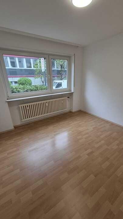 Thumbnail-Helle 2-Zimmer-Wohnung im Erdgeschoss in Frankfurt Kirschbaumweg