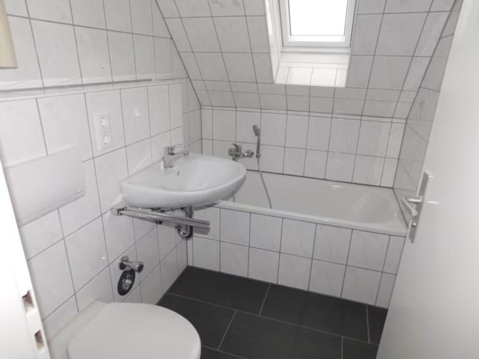 Thumbnail-Falkenstein: Modernisierte 1-Zi-Whg (52m²) neue Küche ab sofort