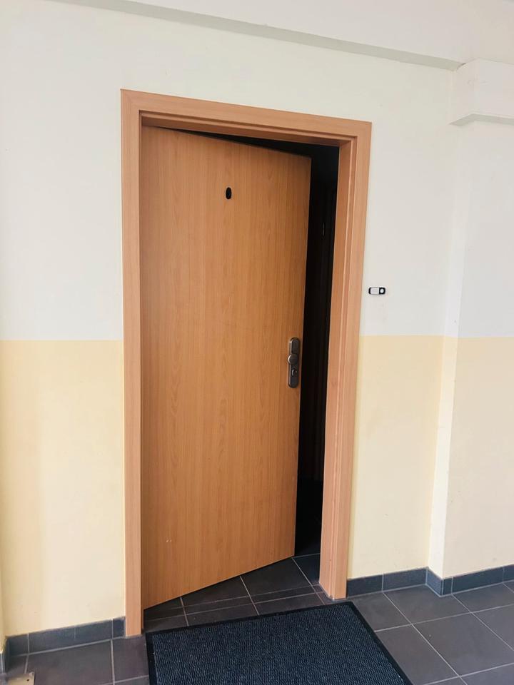 Thumbnail-Großzügige Souterrainwohnung mit viel Tageslicht – ideal für WG,