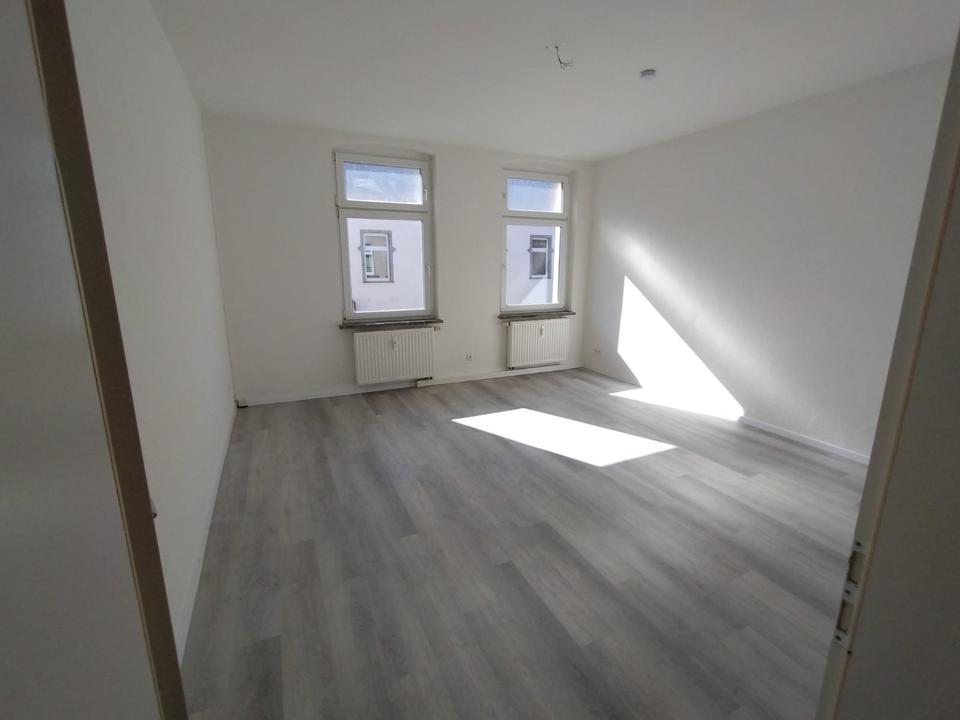 Thumbnail-1-Zimmer Wohnung in Werdau mit neuer Küche und Gartenmitbenutzung