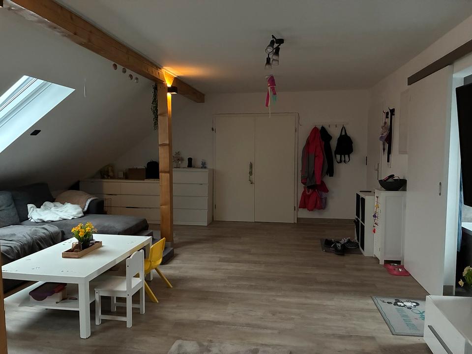 Thumbnail-Attraktive Dachgeschosswohnung mit Kamin & Dachboden